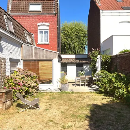 Charming Family With Garden!
